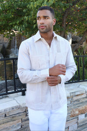 Guayabera de manga larga para hombre, 100 % lino, con paneles en contraste y pliegues tonales