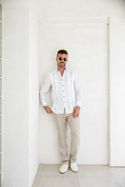 Camisa Guayabera para Hombre 100% Lino con Ribete en Contraste Manga Larga y Puño Francés