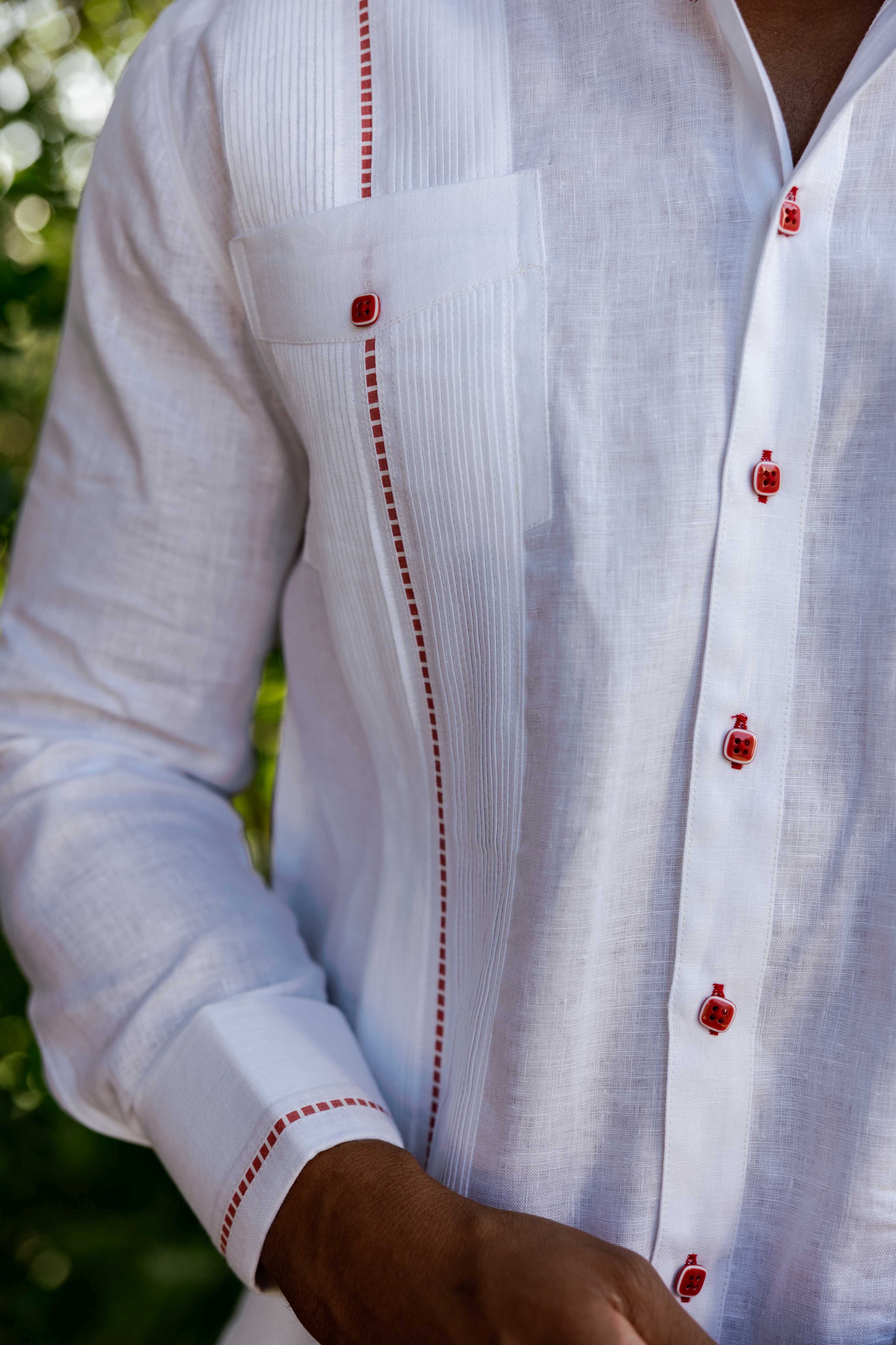 Camisa Guayabera para Hombre 100% Lino con Ribete en Contraste Manga Larga y Puño Francés