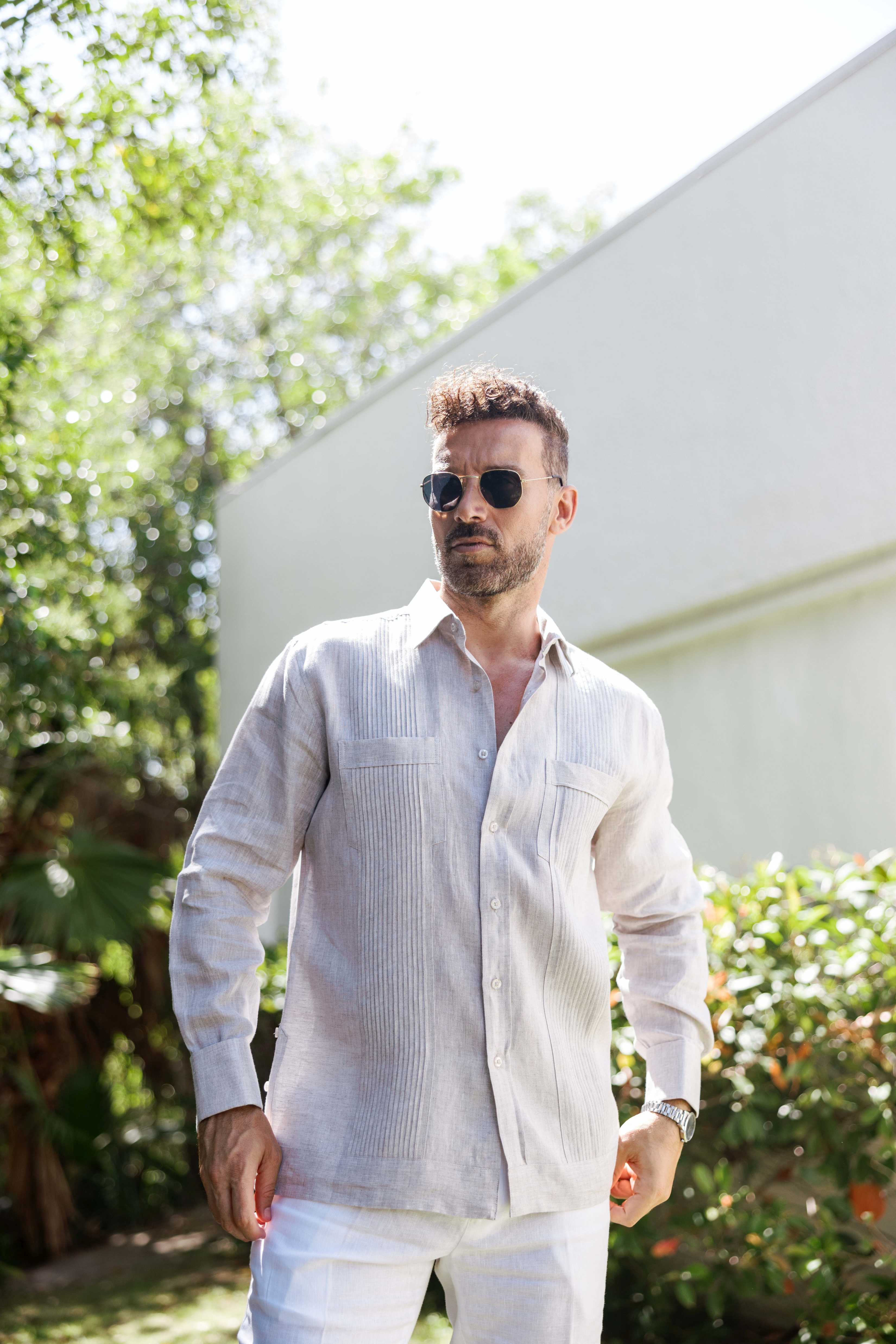 Camisa Guayabera de Lino 100% para Hombre, Manga Larga - Pliegues Tonales