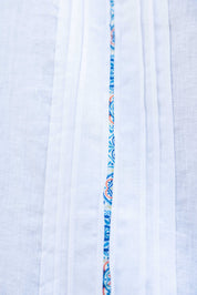 Camisa Guayabera de Lino 100% para Hombre, Manga Larga - Ribete Floral en Contraste y Bordado Azul