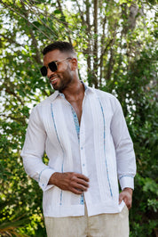 Camisa Guayabera de Lino 100% para Hombre, Manga Larga - Ribete Floral en Contraste y Bordado Azul