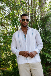 Camisa Guayabera de Lino 100% para Hombre, Manga Larga - Ribete Floral en Contraste y Bordado Azul