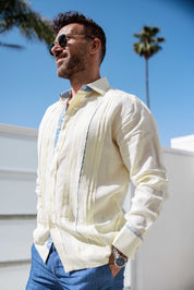 Camisa Guayabera de Lino 100% para Hombre, Manga Larga - Ribete Floral en Contraste y Bordado Azul