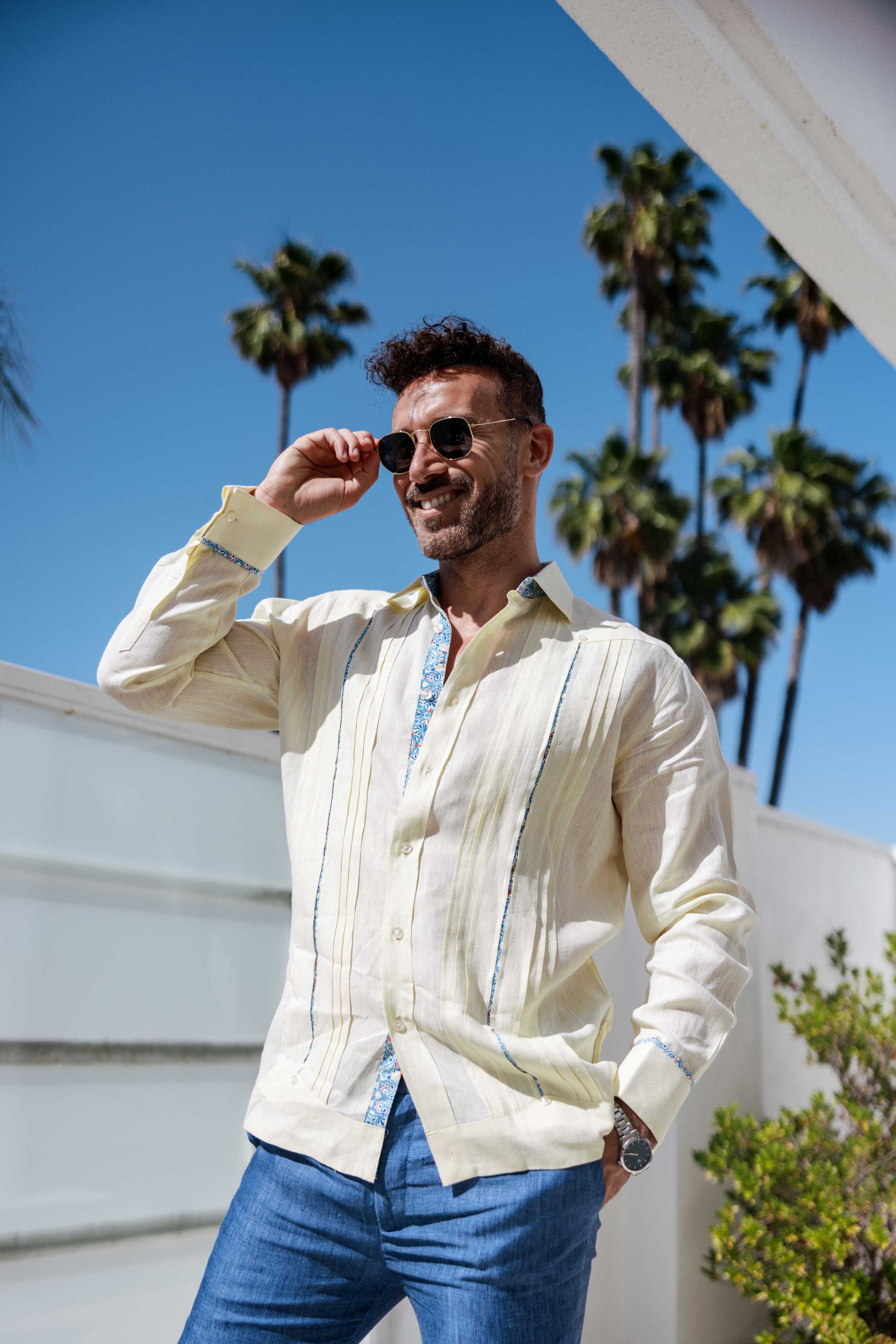 Camisa Guayabera de Lino 100% para Hombre, Manga Larga - Ribete Floral en Contraste y Bordado Azul