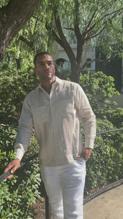 Guayabera de manga larga para hombre, 100 % lino, con paneles en contraste y pliegues tonales