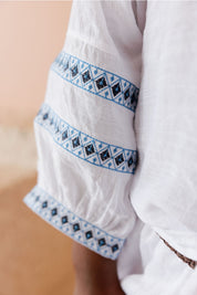 Blusa informal de mujer con escote en V y mangas dolman con ribete de crochet para resort