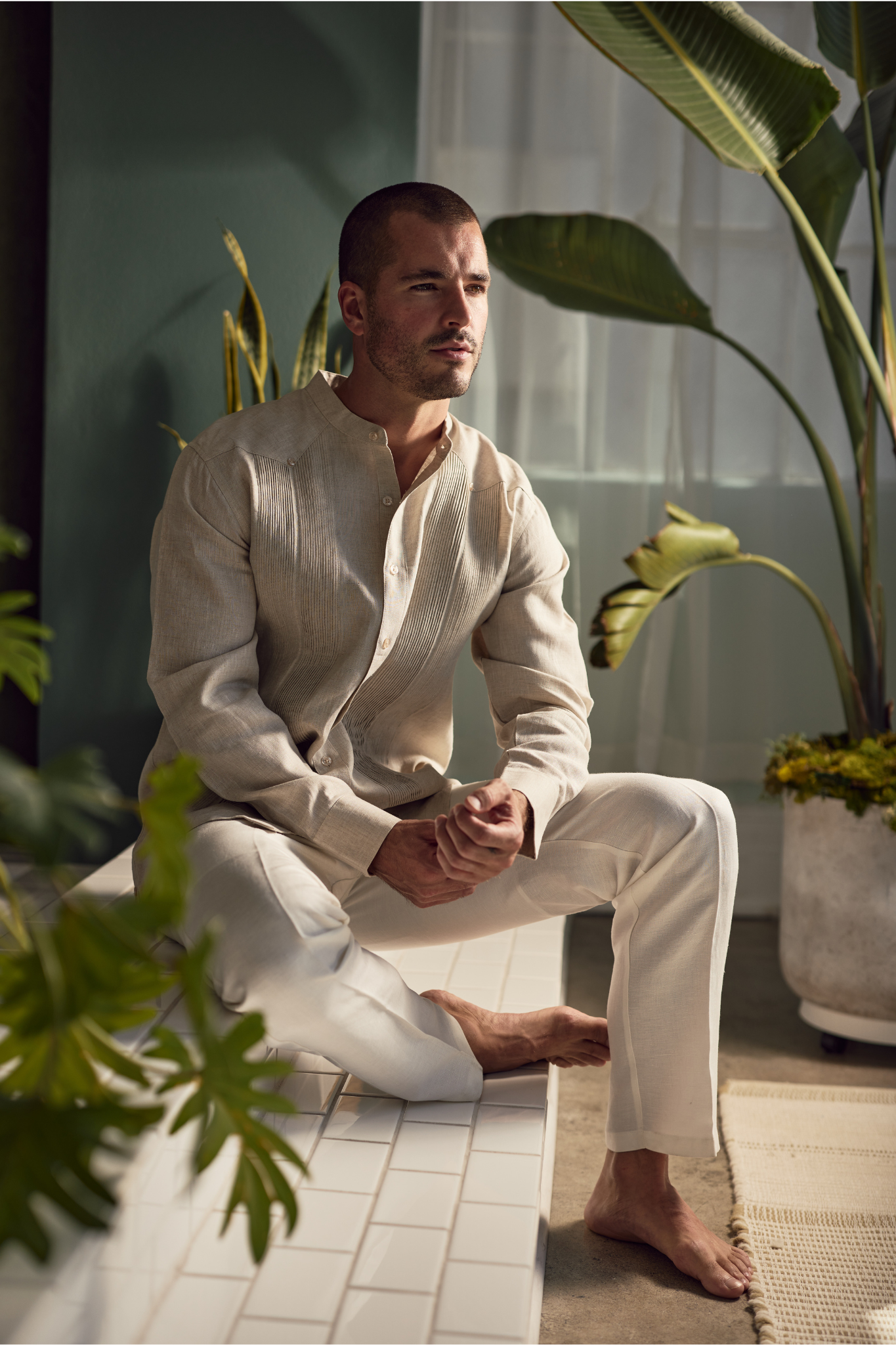 Mojito Men’s 100% Linen Mandarin Collar Resort Wedding Guayabera with Pleated Detailing