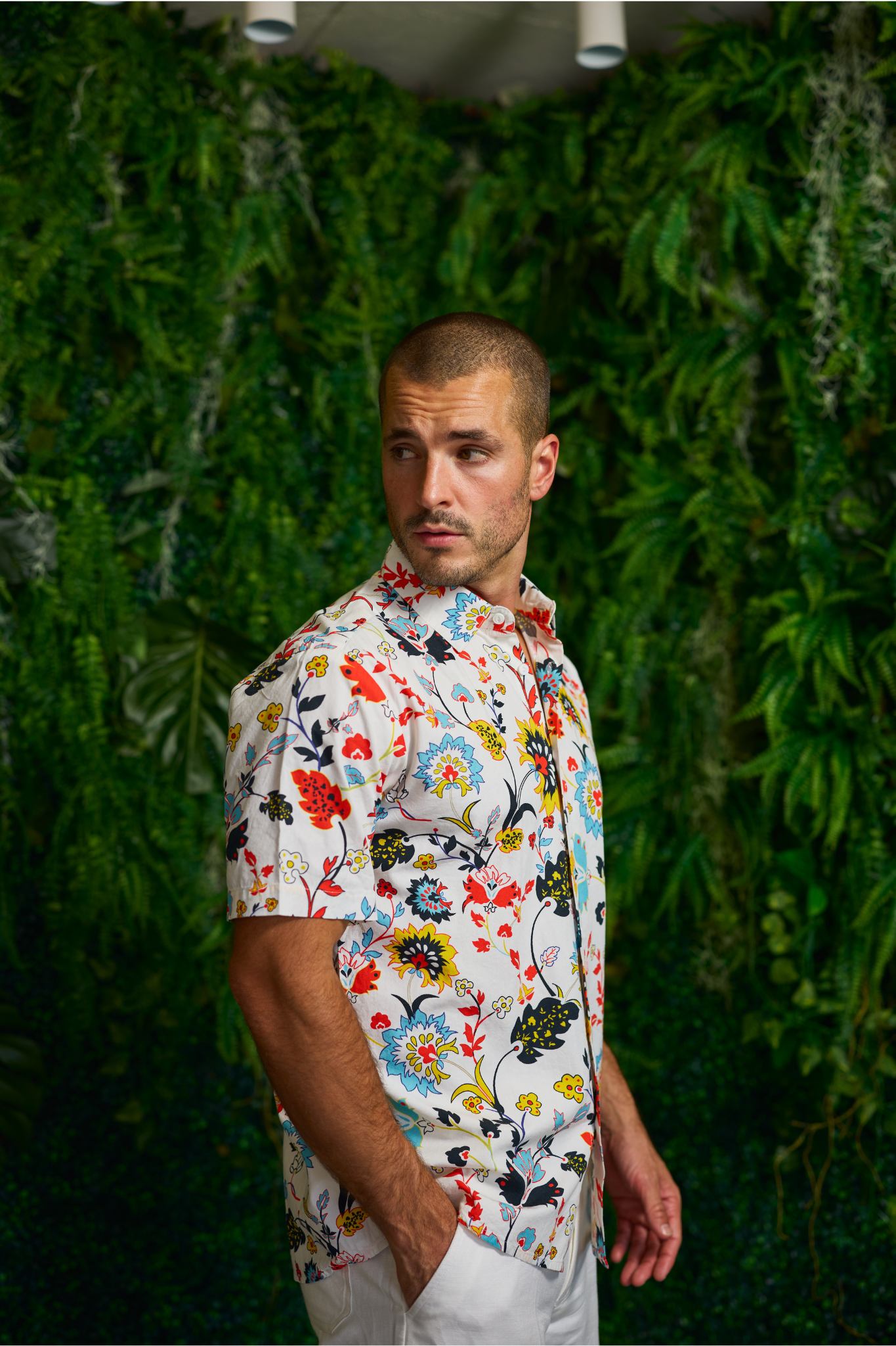Camisa retro multicolor de manga corta