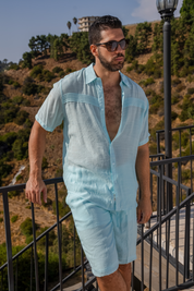 Camisa playera de manga corta con botones y ribete plisado para hombre