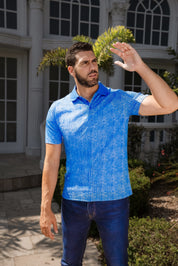 Polo informal con textura y estilo