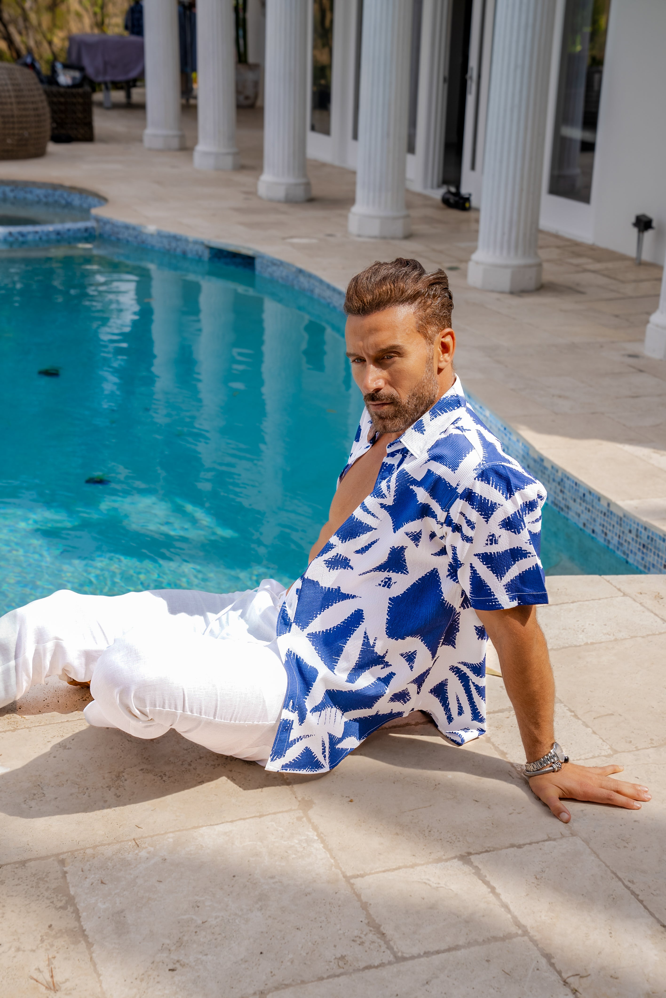 Camisa de manga corta con estampado moderno texturizado