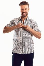 Camisa de manga corta con estampado geométrico