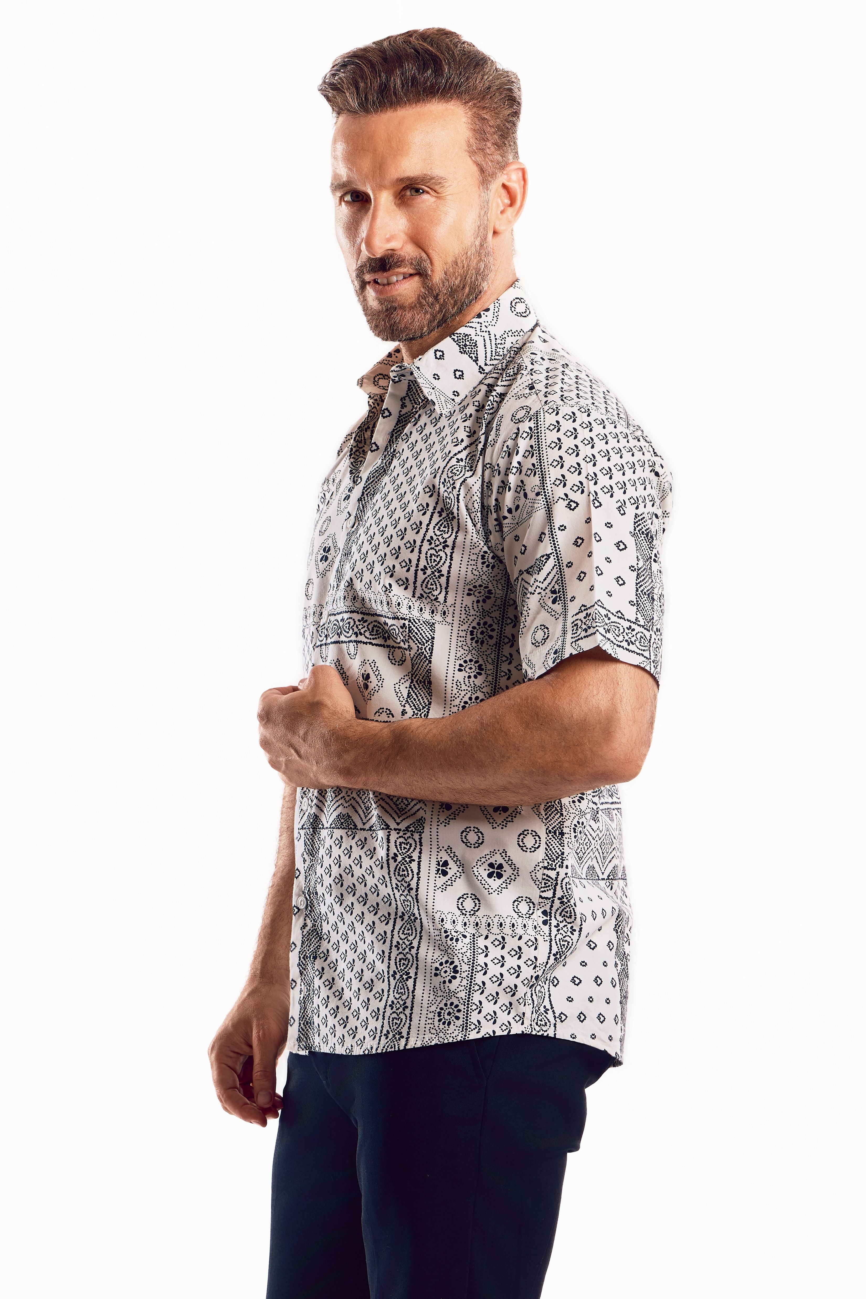 Camisa de manga corta con estampado geométrico