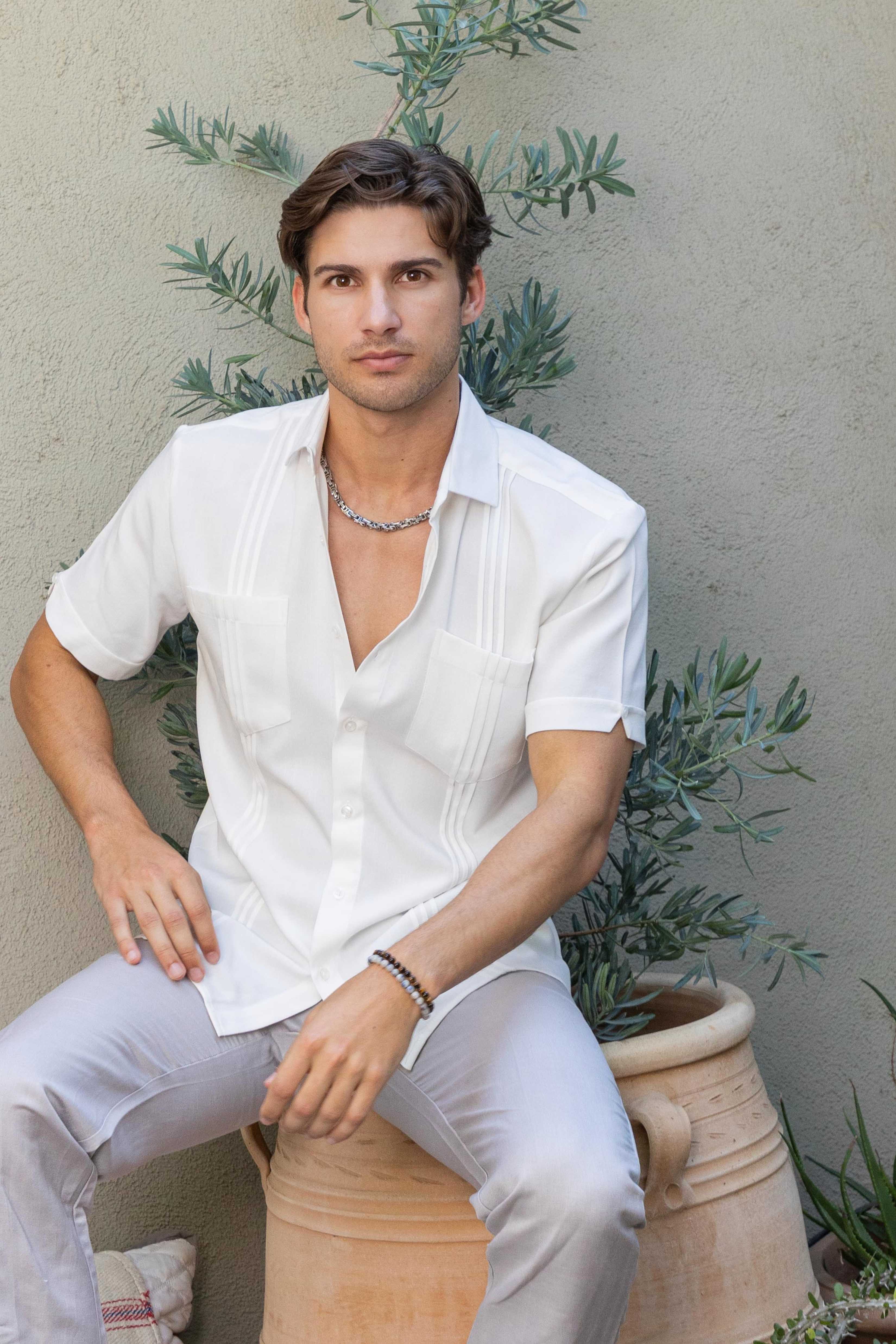 Men's Classic Two Pocket Guayamisa Shirt with Pleating