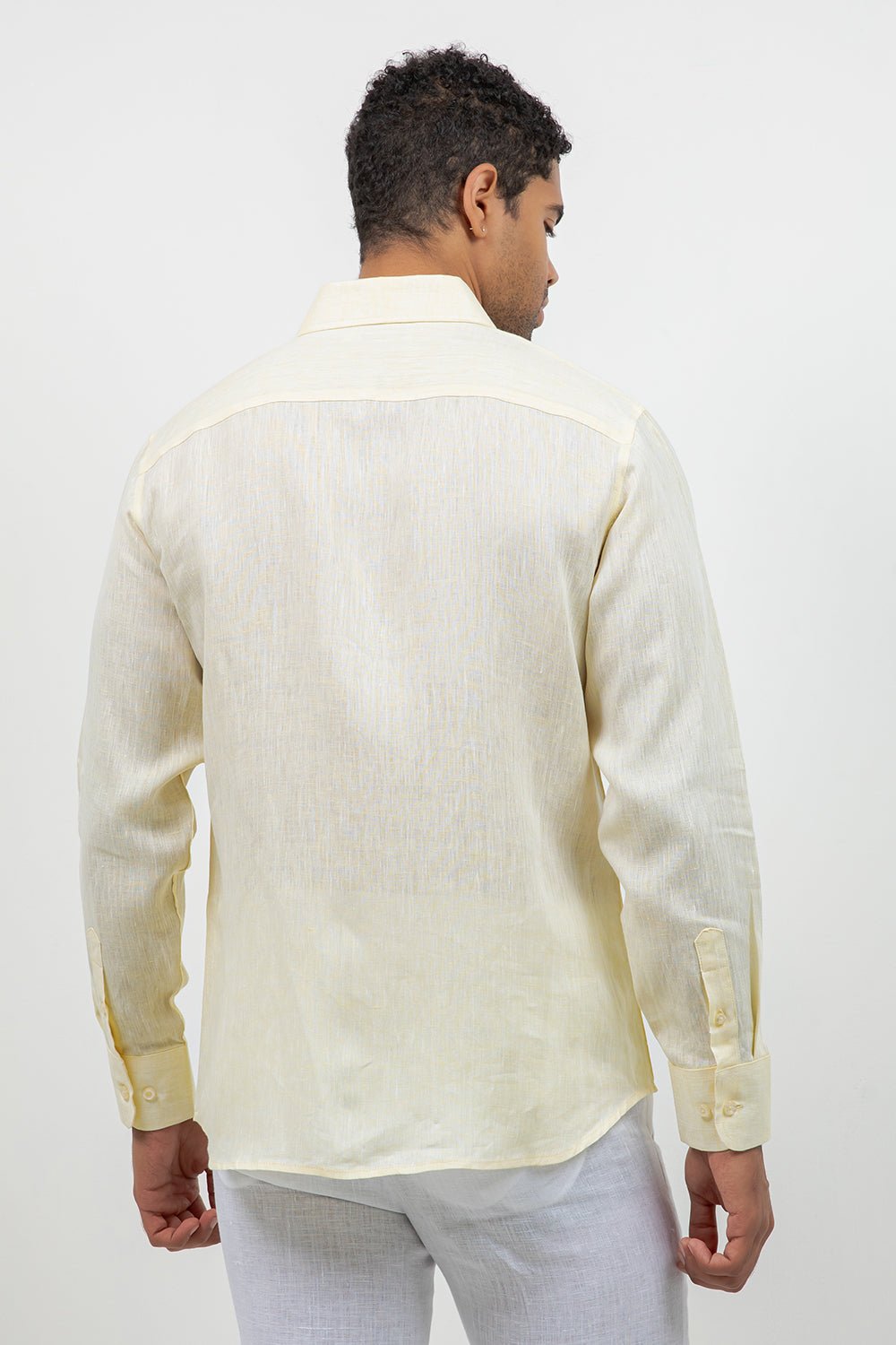 Camisa abotonada de manga larga 100% lino