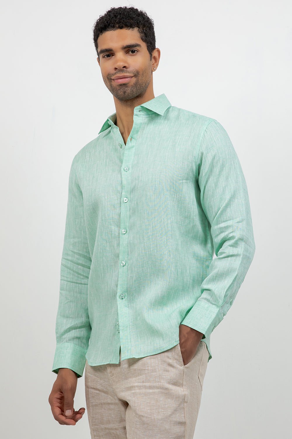 Camisa abotonada de manga larga 100% lino