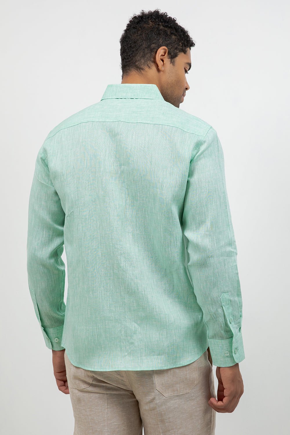 Camisa abotonada de manga larga 100% lino