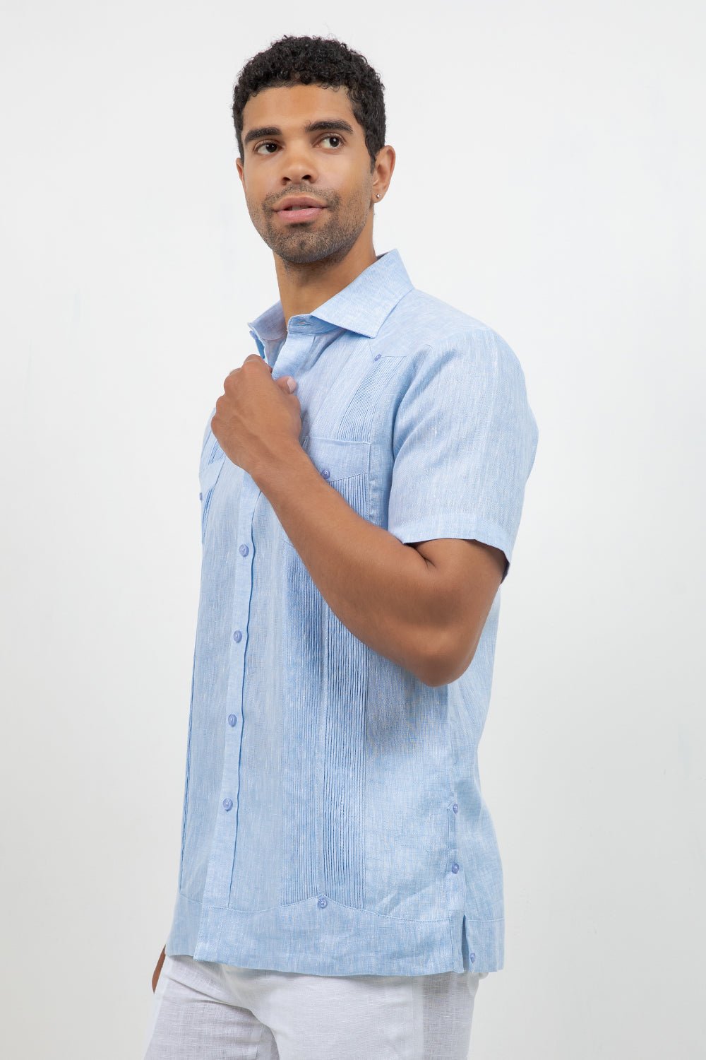 Guayabera de Lino 100% Teñido en Hilo de Manga Corta con Dos Bolsillos