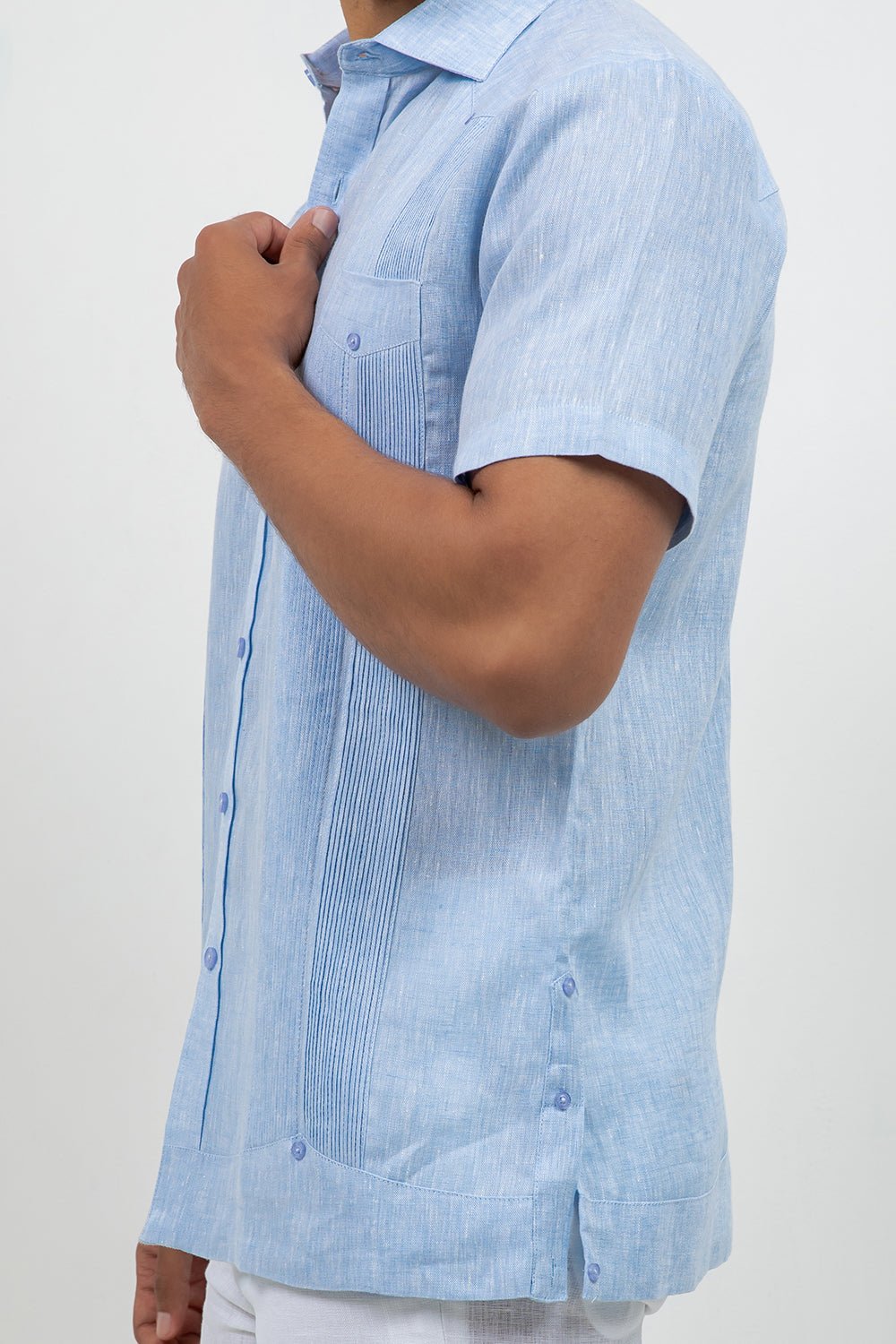 Guayabera de Lino 100% Teñido en Hilo de Manga Corta con Dos Bolsillos