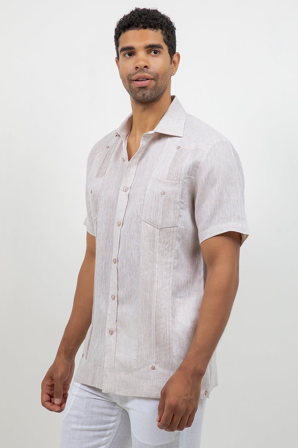 Guayabera de Lino 100% Teñido en Hilo de Manga Corta con Dos Bolsillos