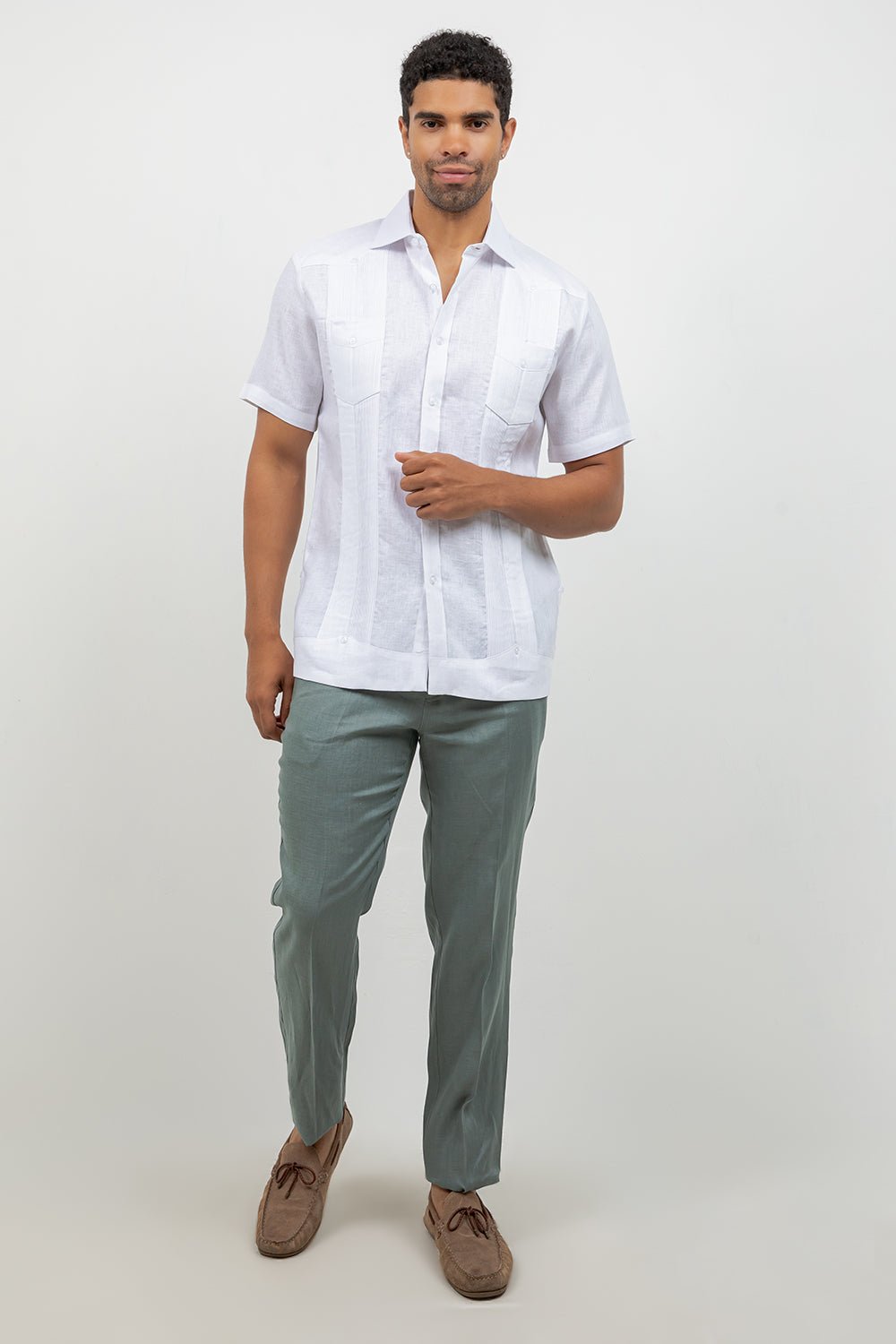 Guayabera de Lino 100% Teñido en Hilo de Manga Corta con Dos Bolsillos