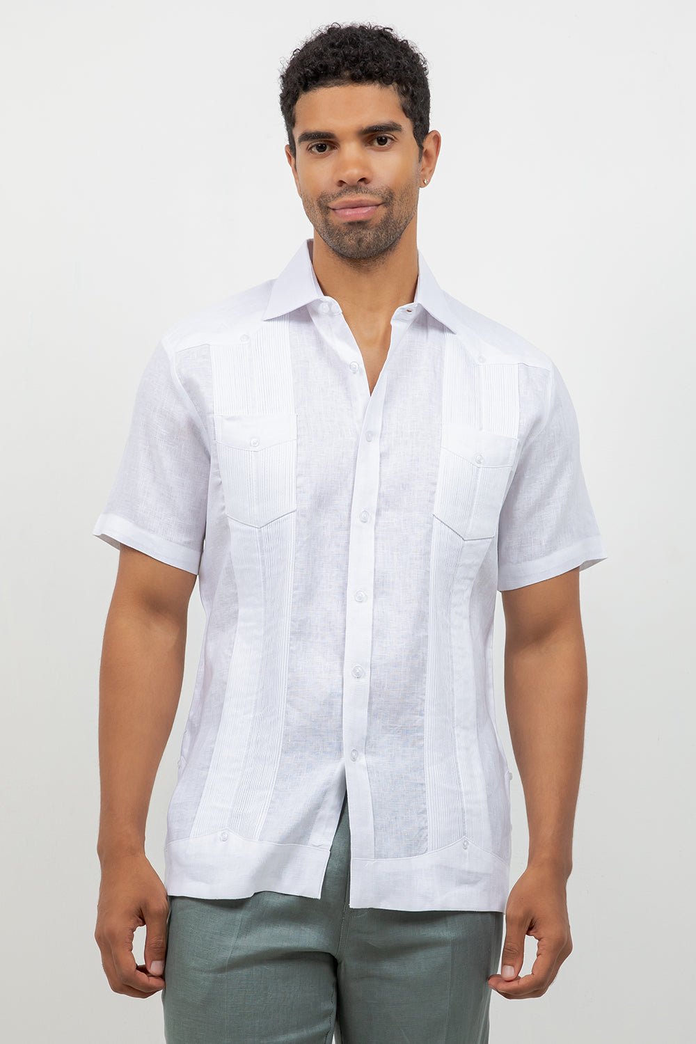Guayabera de Lino 100% Teñido en Hilo de Manga Corta con Dos Bolsillos