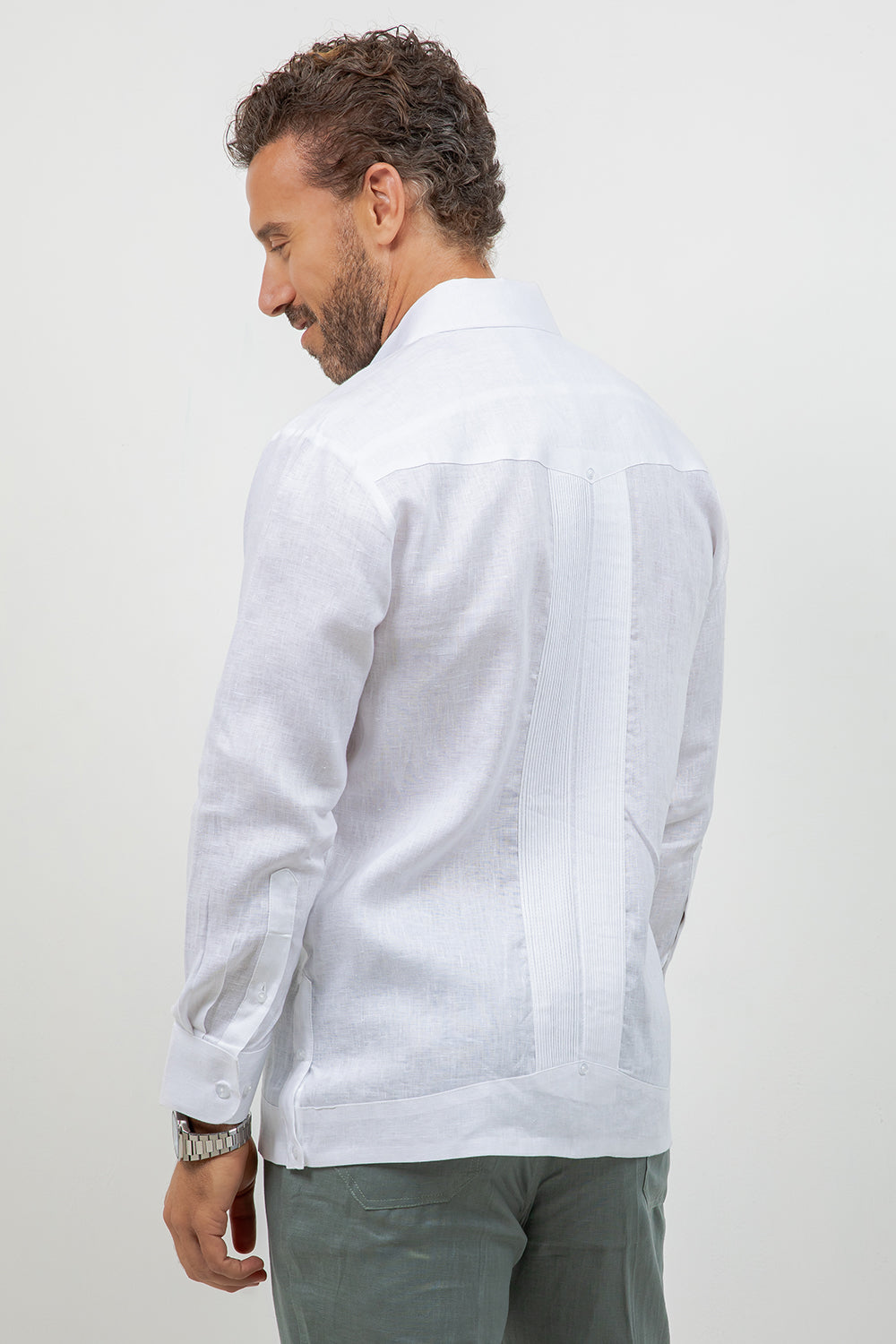 Camisa guayabera de manga larga de lino 100 % teñida en hilo con dos bolsillos