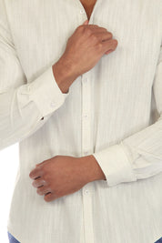 Camisa informal de hombre con cuello mandarín y raya diplomática, 100 % lino, manga larga, botones