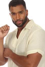 Camisa playera de cuello en V para hombre, manga corta, con detalle bordado