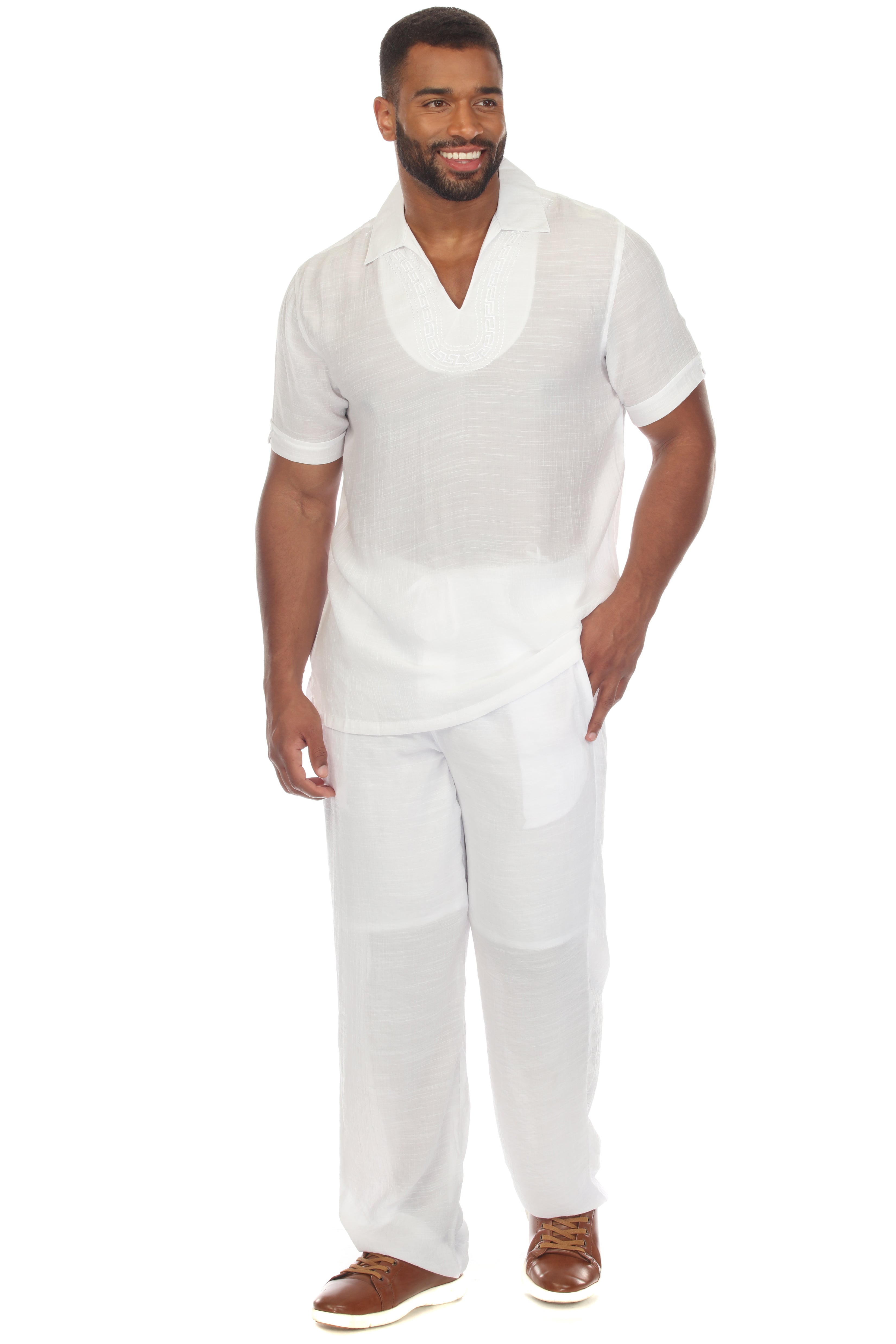 Camisa playera de cuello en V para hombre, manga corta, con detalle bordado