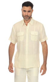 Camisa playera de manga corta con dos bolsillos y botones