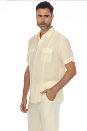 Camisa playera de manga corta con dos bolsillos y botones