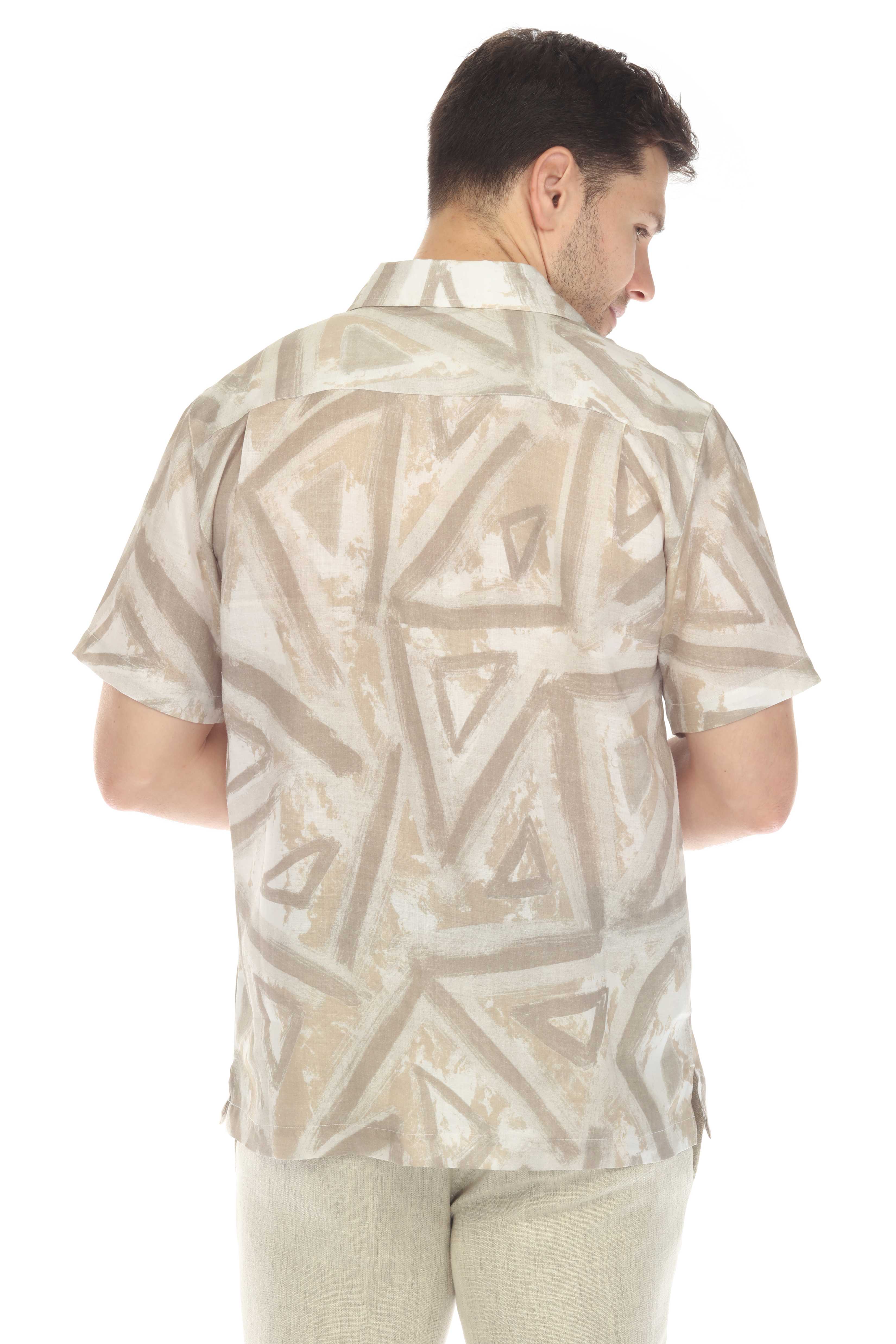 Camisa de manga corta con estampado geométrico neutro 100 % lino