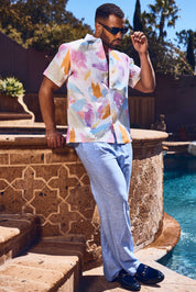 Camisa de lino 100 % con estampado abstracto pastel y manga corta