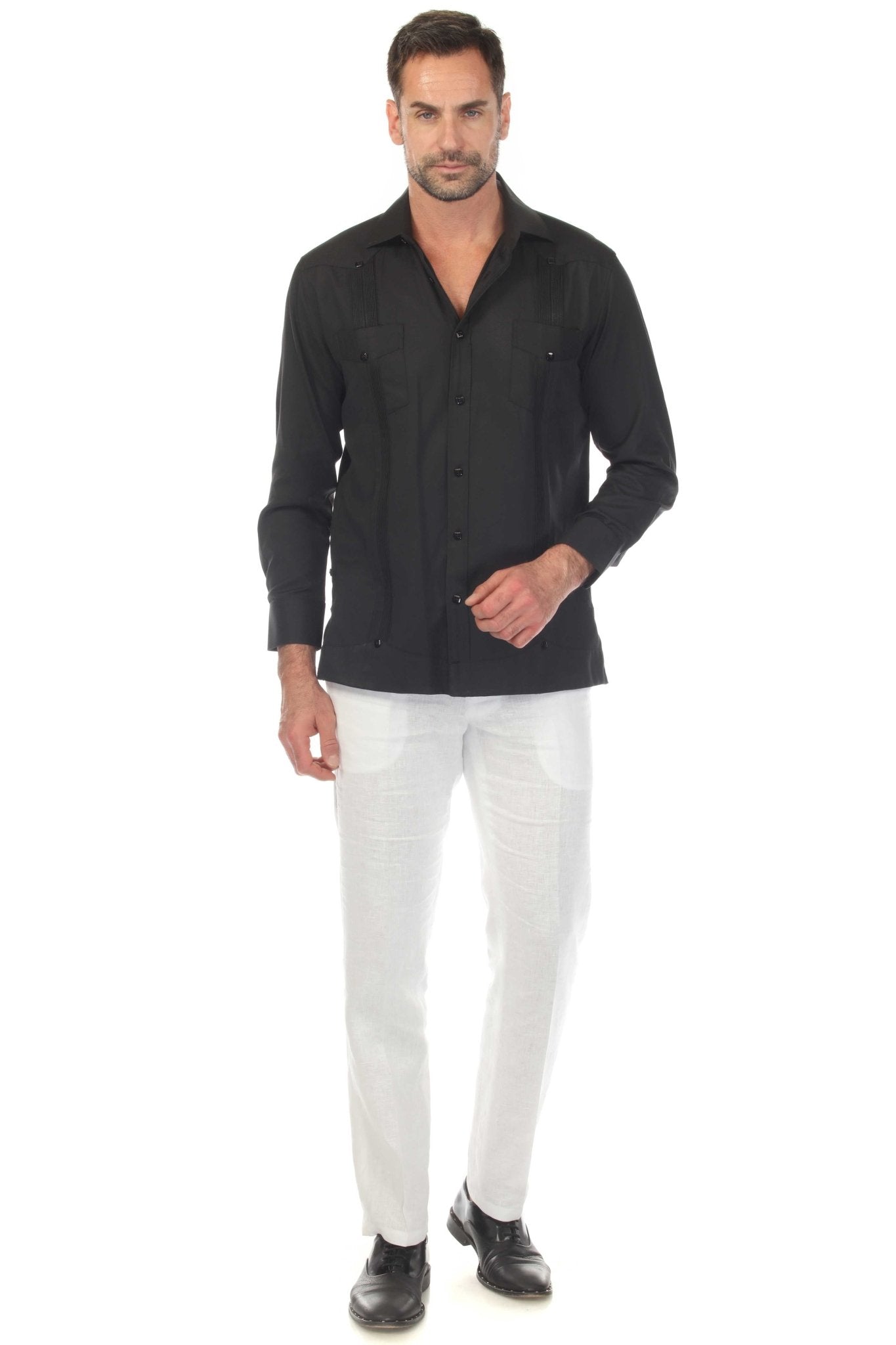 Guayabera elegante de dos bolsillos para hombre con textura y botones cuadrados finos