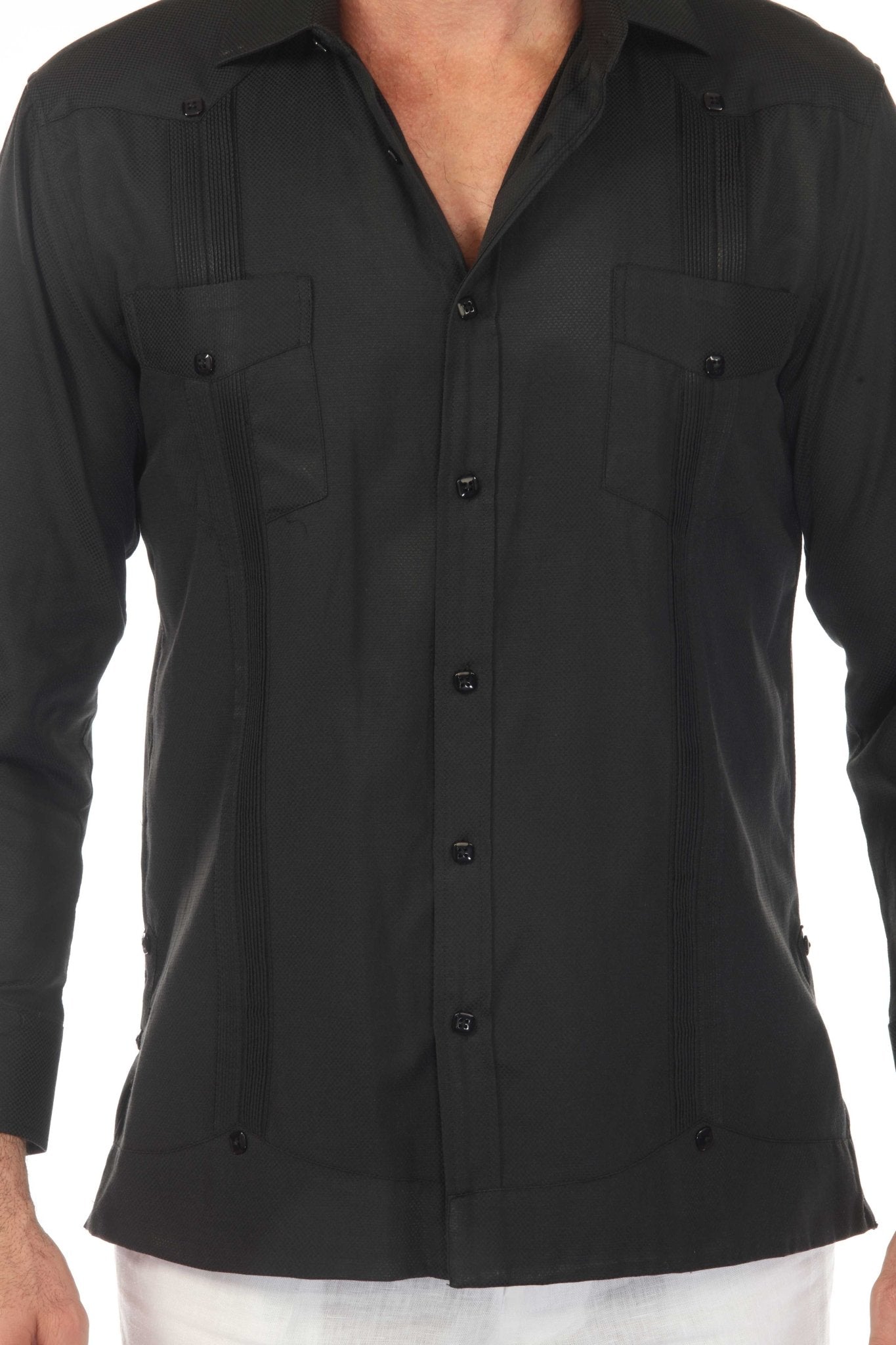 Guayabera elegante de dos bolsillos para hombre con textura y botones cuadrados finos