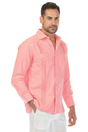 Guayabera elegante de dos bolsillos para hombre con textura y botones cuadrados finos