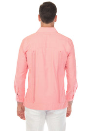 Guayabera elegante de dos bolsillos para hombre con textura y botones cuadrados finos