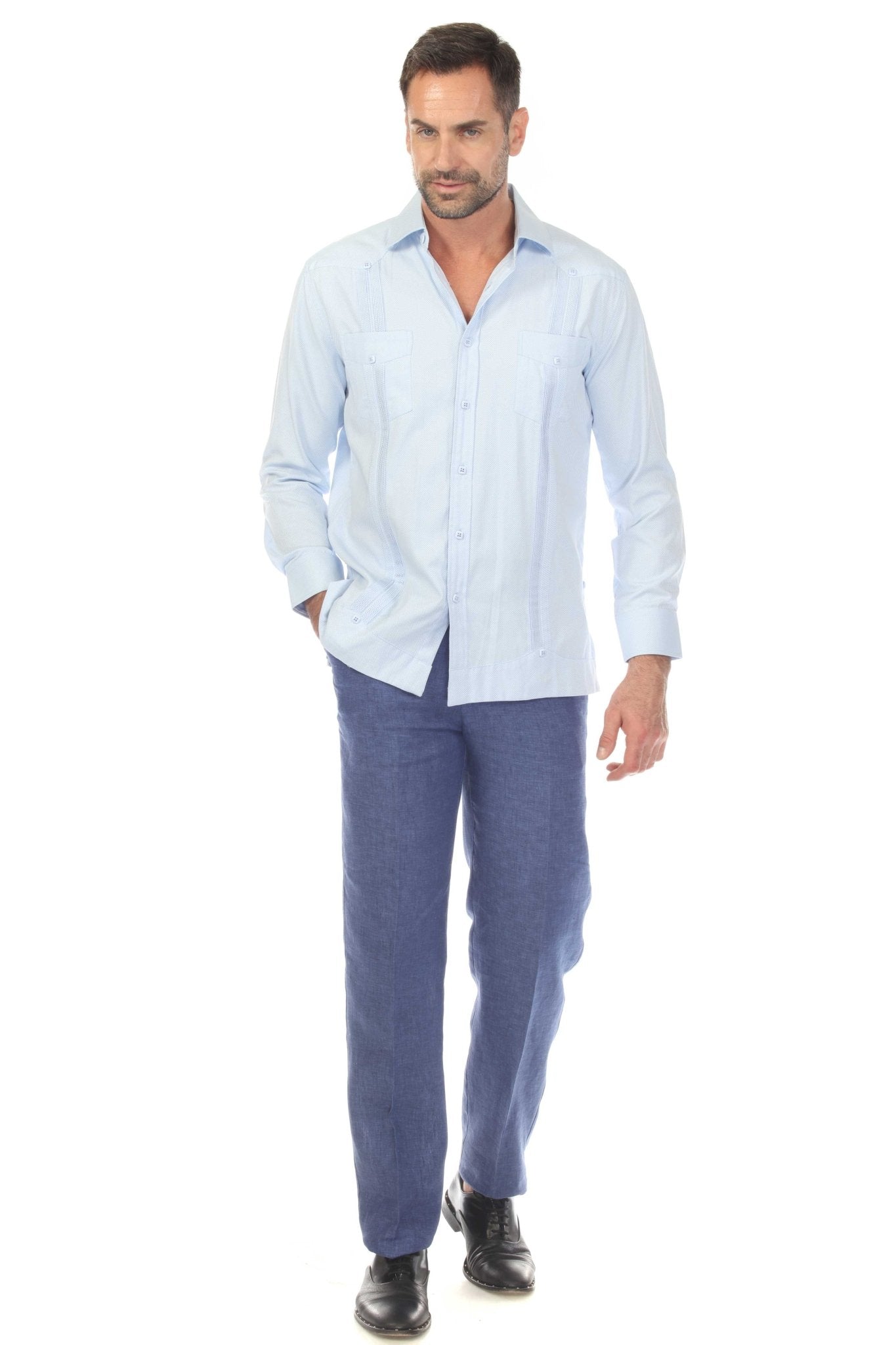 Guayabera elegante de dos bolsillos para hombre con textura y botones cuadrados finos