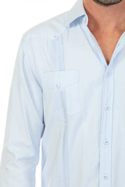 Guayabera elegante de dos bolsillos para hombre con textura y botones cuadrados finos