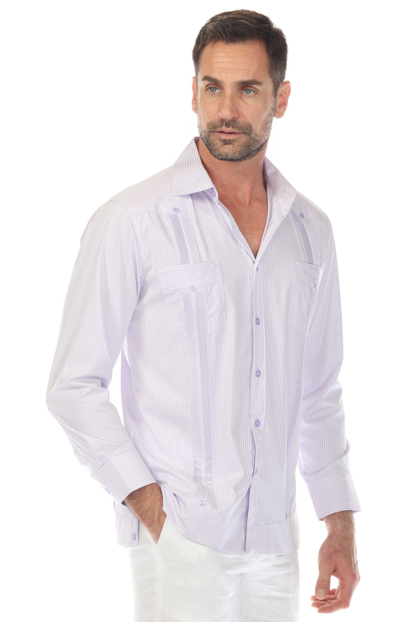 Guayabera elegante de rayas con dos bolsillos para hombre
