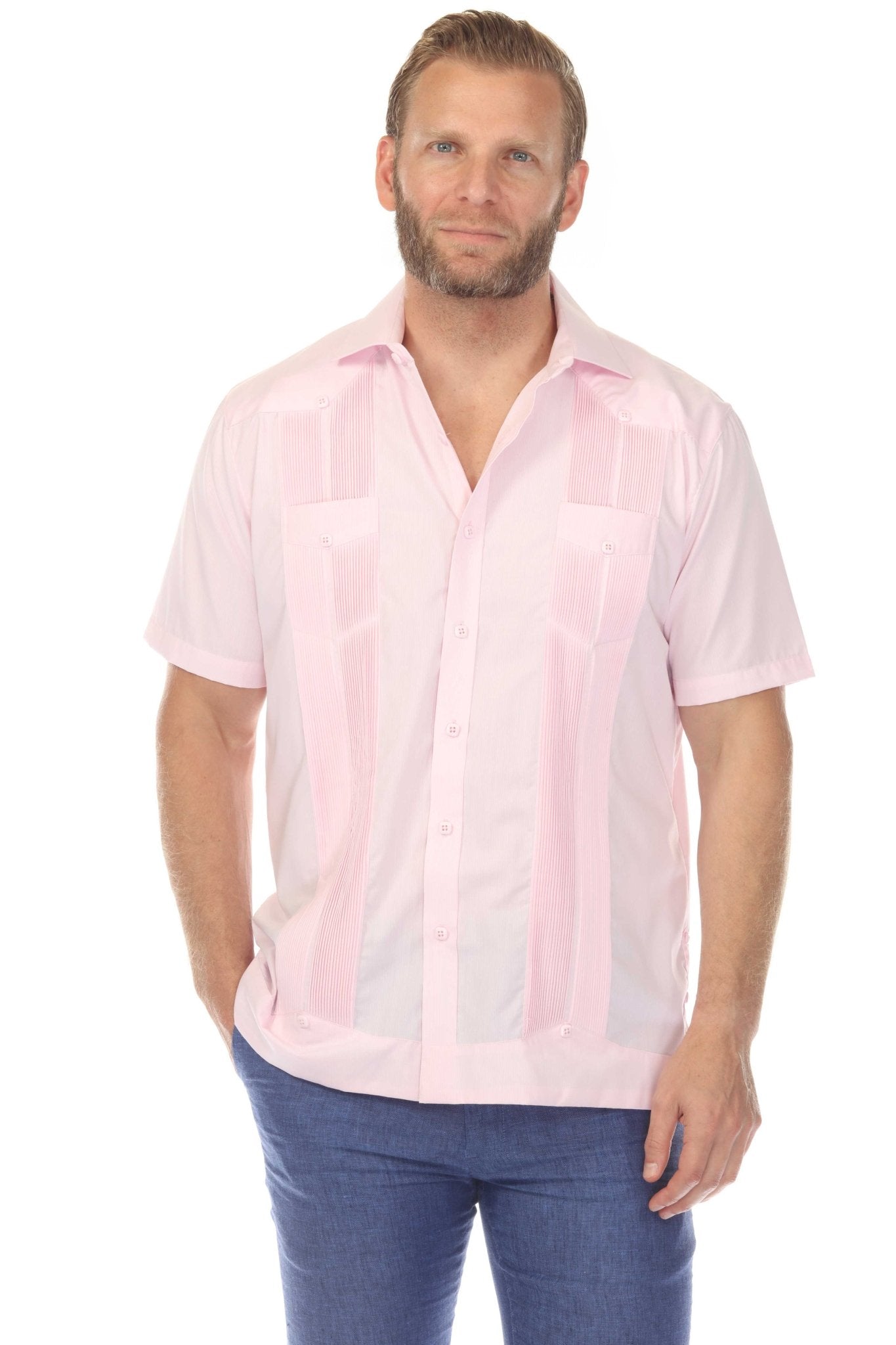 Guayabera elegante de hombre con dos bolsillos, textura y botones cuadrados finos