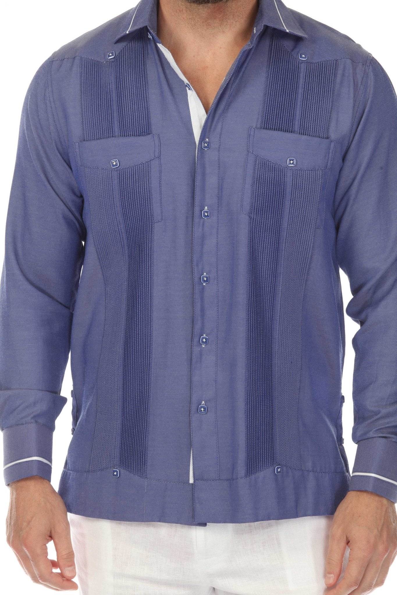 Guayabera de fantasía para hombre con dos bolsillos y ribete en contraste en cuello y puños
