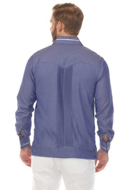 Guayabera de fantasía para hombre con dos bolsillos y ribete en contraste en cuello y puños