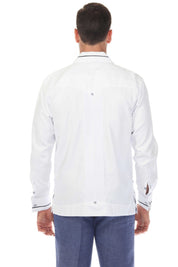 Guayabera de fantasía para hombre con dos bolsillos y ribete en contraste en cuello y puños