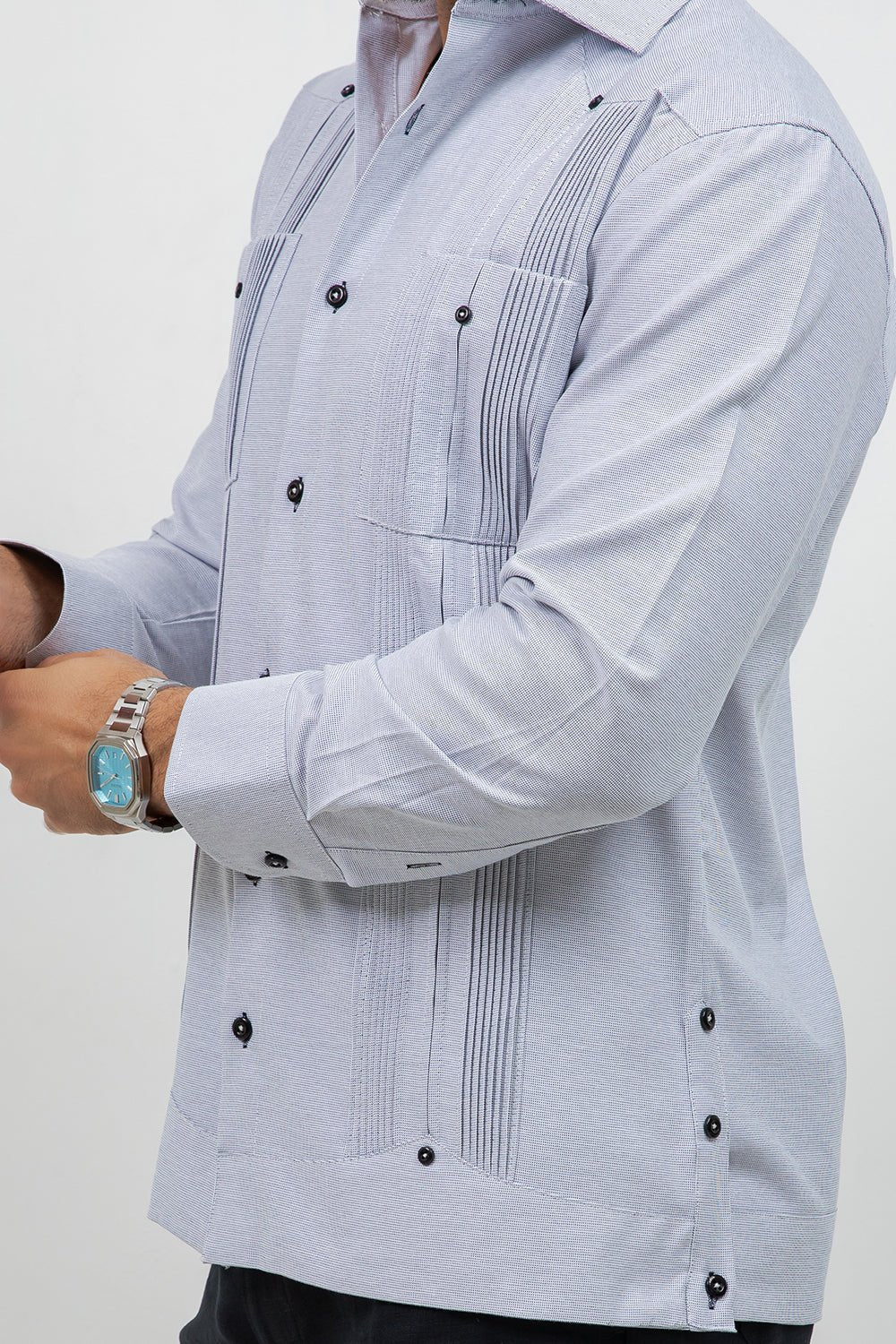 Cotton Blend Guayabera Long Sleeve Two Pocket Square Pleated