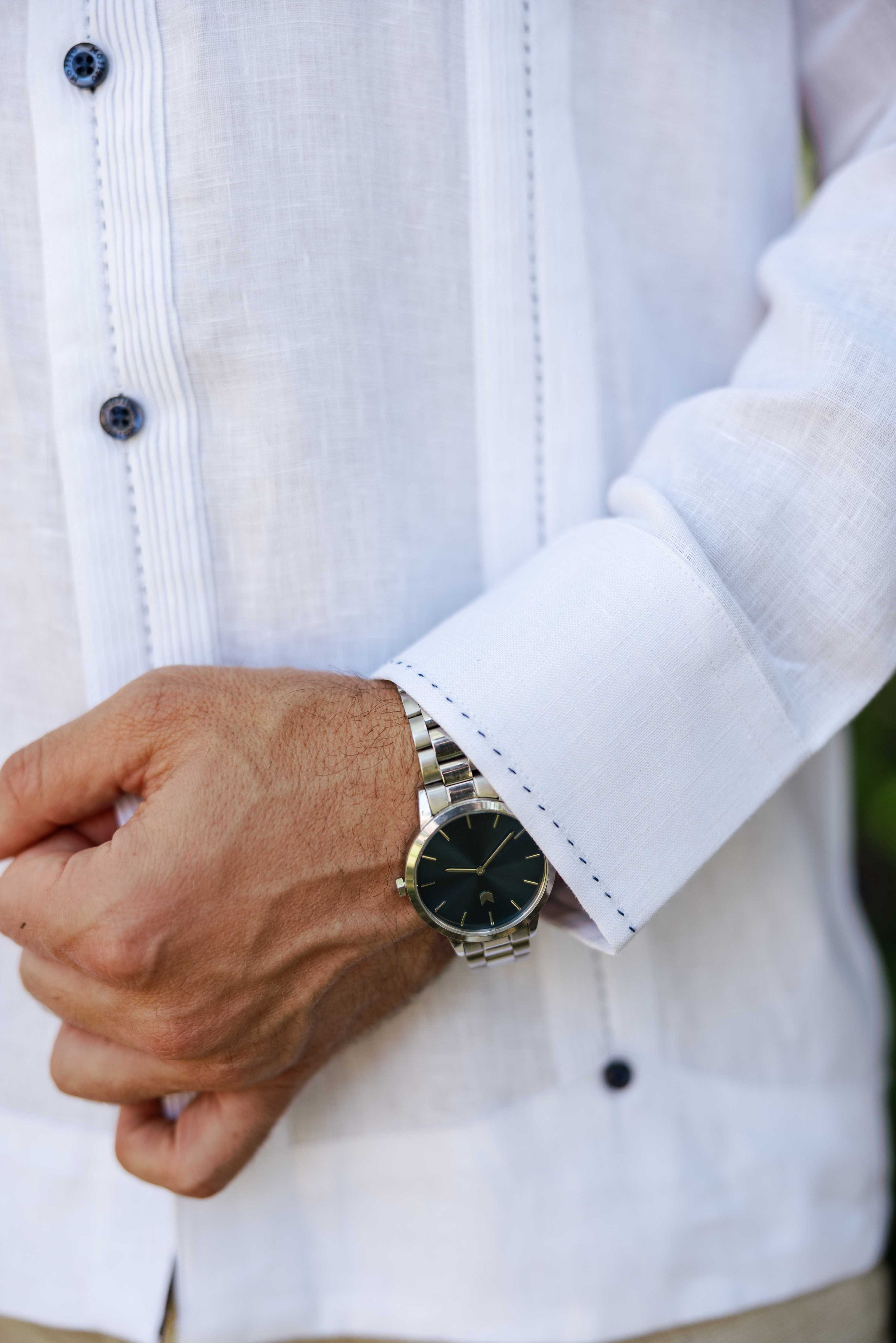 Mojito Men's 100% Linen Guayabera Chacabana Shirt Long Sleeve with Contrast Trim & Modern Pleats