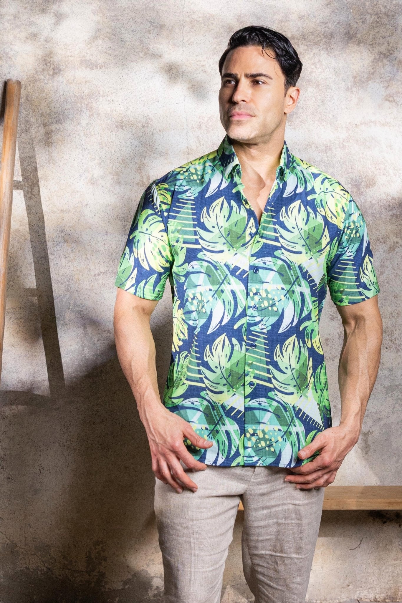 Camisa elástica con estampado elegante de manga corta para hombre