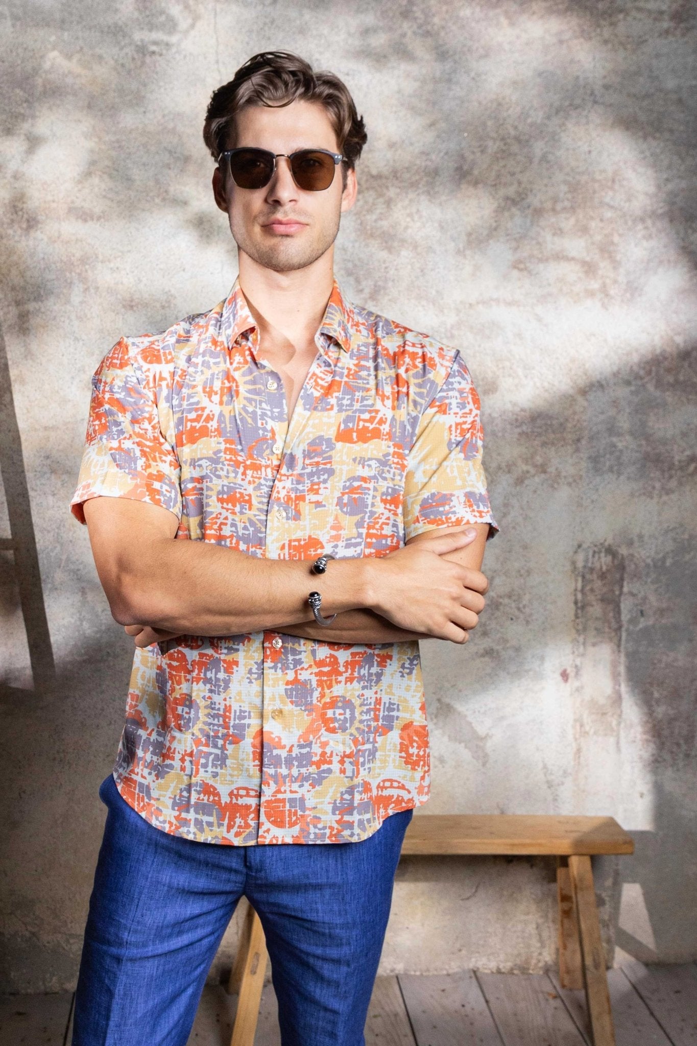 Camisa elástica con estampado elegante de manga corta para hombre